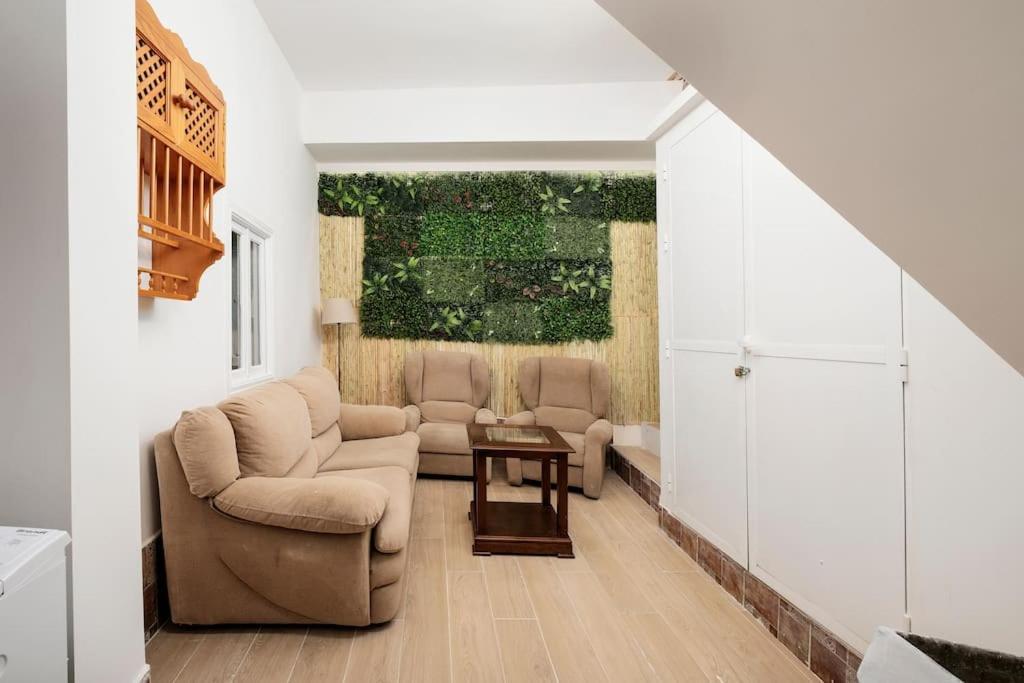 Newly Refurbished Modern 2-Bed Apartment In Heart Of トレモリノス エクステリア 写真